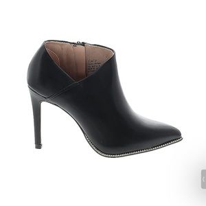 NWT BCBGenernation ankle boots